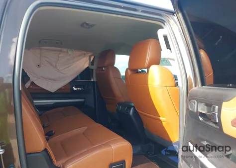 2019 Toyota Tundra 1794 5.7L V8 z USA, uszkodzony, nr VIN 5TFGY5F16KX252804